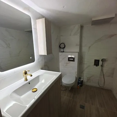 בית אירוח Private In A Shared Flat *