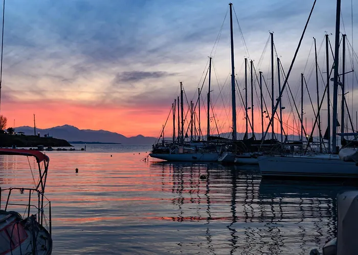 Private In A Shared Flat *